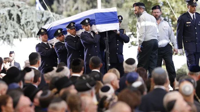 Zahlreiche internationale Staats- und Regierungschefs sind am Freitagvormittag in Israel eingetroffen, um dem Friedensnobelpreisträger und Israels Altpräsidenten Shimon Peres das letzte Geleit zu geben.