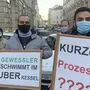 Die Interessensgemeinschaft Grazer Taxi lud am Montagnachmittag zum Protest, rund 400 Autos folgten dem Aufruf