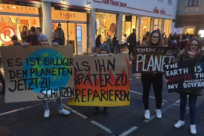 ... auf dem Tummelplatz die bereits dritte große Klima-Demo in Graz.