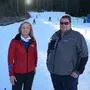 Tanja Klinger von der Schneeschule und Skiliftbetreiber Andreas Gruber