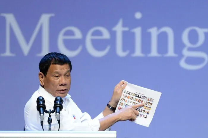 Über den Fall einer australischen Missionarin, die Ende der 1980er Jahre in seiner Heimatstadt Davao mehrfach vergewaltigt und ermordet wurde, sagte Duterte: "Ich war total sauer, dass sie vergewaltigt wurde, aber sie war wunderschön. Ich dachte, als Bürgermeister hätte ich als erster "dran" sein sollen."