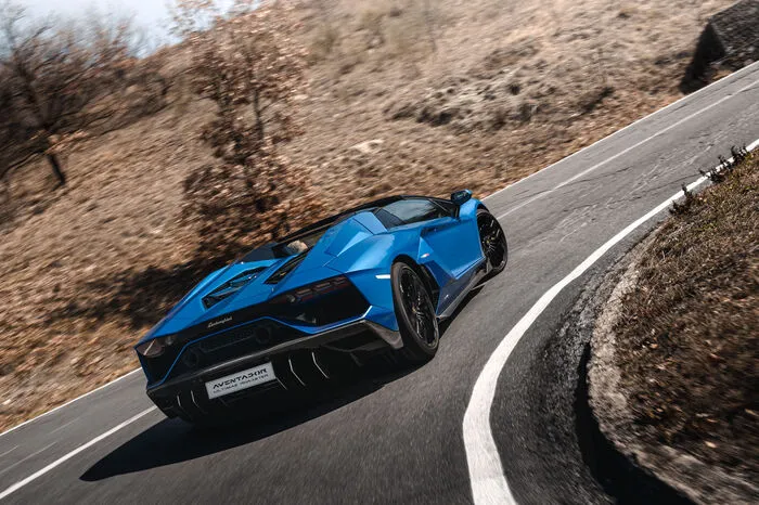 Der erste vollelektrische Lamborghini soll dann 2025 an die Steckdose gehen.