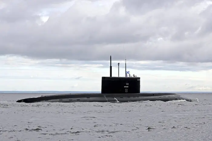 "Auch nukleare Erpressung wurde eingesetzt. Wir sprechen nicht nur über den vom Westen unterstützten Beschuss des Atomkraftwerks Saporischschja, der eine nukleare Katastrophe auszulösen droht, sondern auch über Äußerungen hochrangiger Vertreter der NATO-Länder über die Möglichkeit und Zulässigkeit des Einsatzes von Massenvernichtungswaffen gegen Russland: Atomwaffen."  