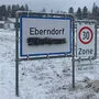 Diese Ortstafel wurde unter anderem mit Sprühlack besprüht
