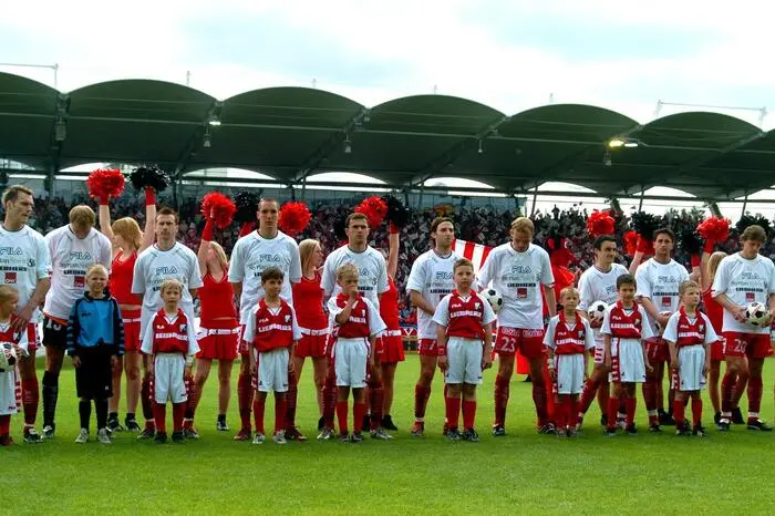 Die Startelf des GAK: Almer; Pötscher, Ehmann, Tokic, Pogatetz; Standfest, Sick, Aufhauser, Amerhauser; Bazina, Kollmann