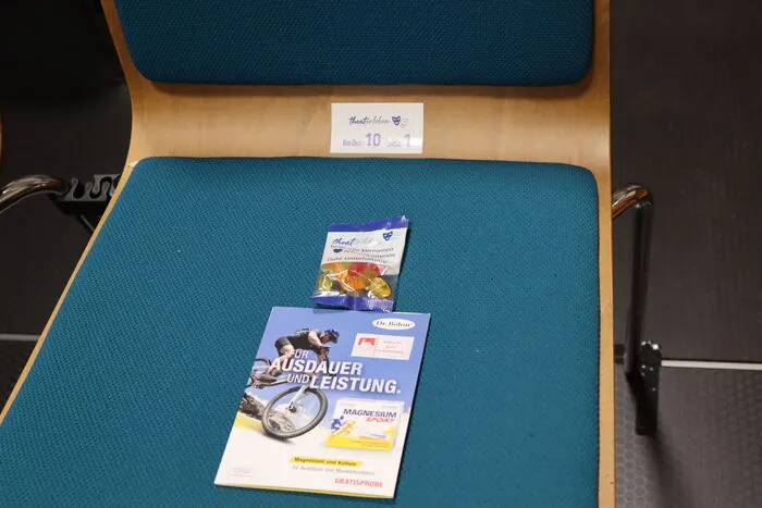 Klicken Sie sich durch die Bilder des Premierenabends. 