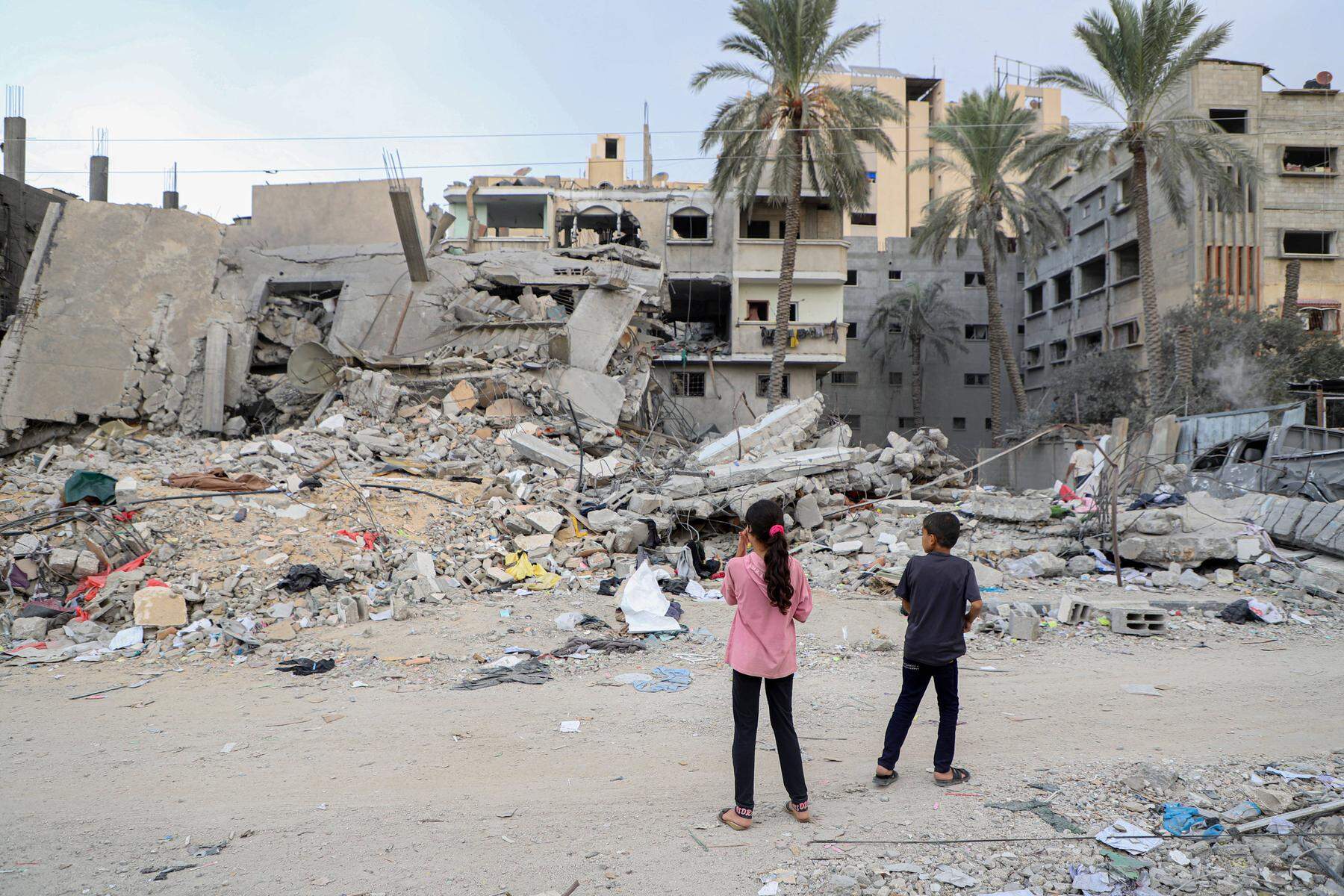 Gilt als Hamas-Hochburg | Massenflucht aus umkämpfter Gaza-Stadt Khan Younis