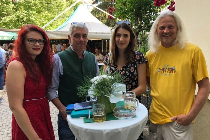 Gelobt wurden dafür Julia Schwarz und ihr Deko-Team, Robert Tinnacher und die beiden „Cheforganisatorinnen“ des Festes, Gisela Tiefengraber und Denise Steinbacher. „Wir sind ein Team, und das funktioniert nur deshalb so gut, weil intern ein sehr guter Geist herrscht“, bemerkte Kreutzwiesner stolz.
