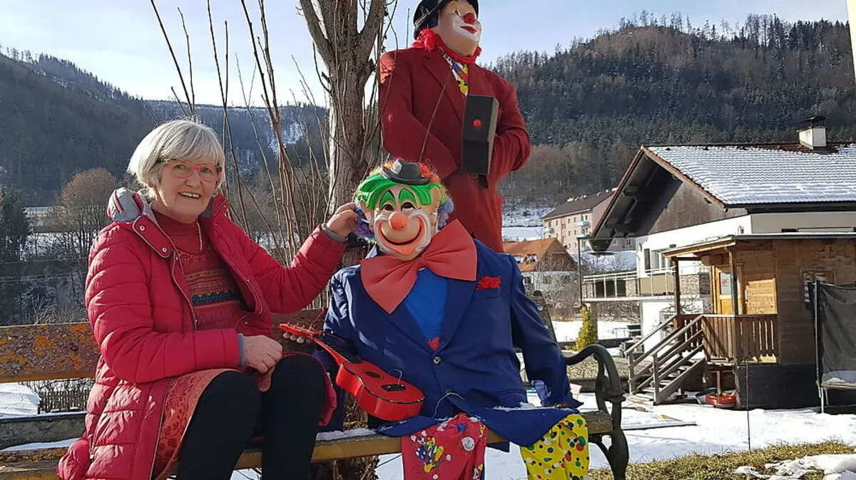 Oslinde Unger und ihre bunten Figuren