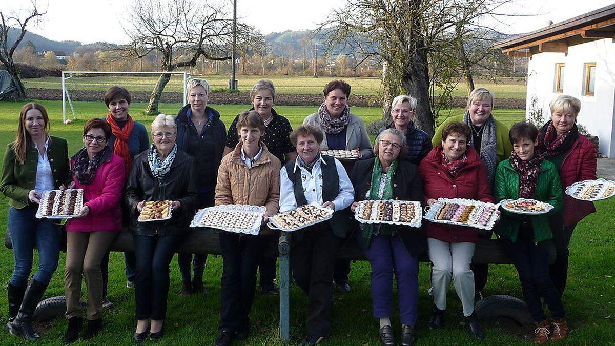 Die Bäuerinnen und Landfrauen der Region freuen sich auf die Benefizkeksaktion                      	