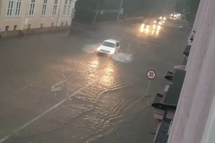 Noch ein Eindruck aus der Elisabethstraße - Video-Screenshot von @the_giovanni via Instagram, danke!