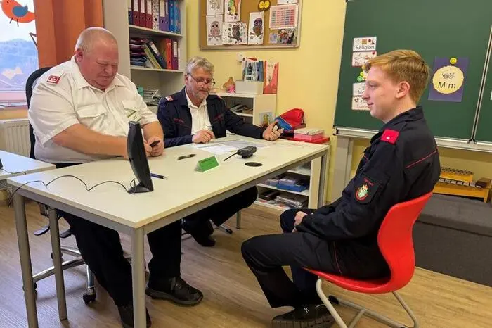 Die Stationen verlangen nicht nur Fachwissen, auch Konzentration, Genauigkeit und Teamgeist sind dabei gefragt.
