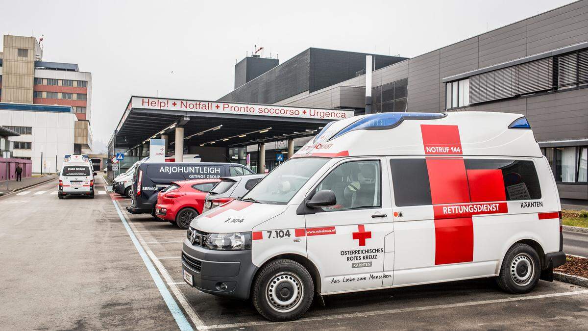 Die Frau wurde ins Klinikum Klagenfurt gebracht