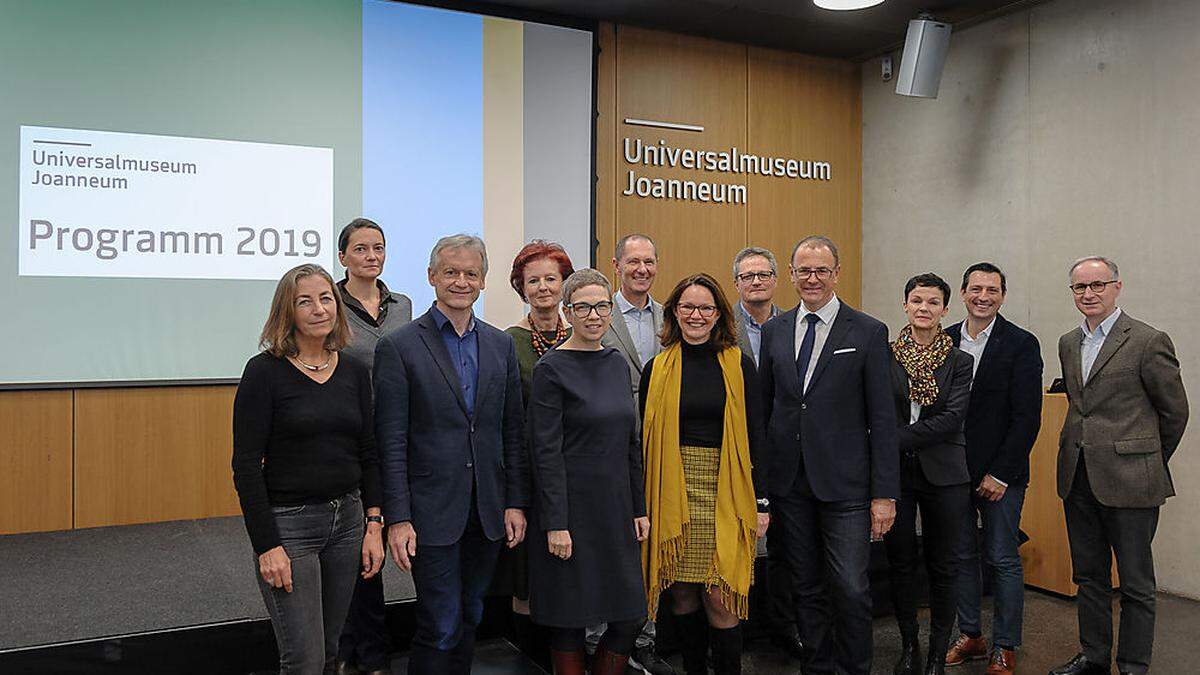 Abteilungsleiter/innen und die Geschäftsführung des Universalmuseums Joanneum bei der Präsentation des Programms 2019