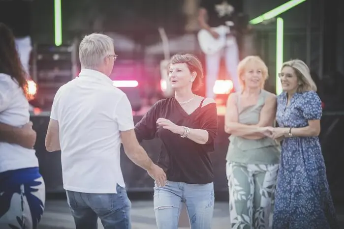 Das Publikum packte das Tanzfieber und die Tanzfläche wurde zum Beben gebracht.