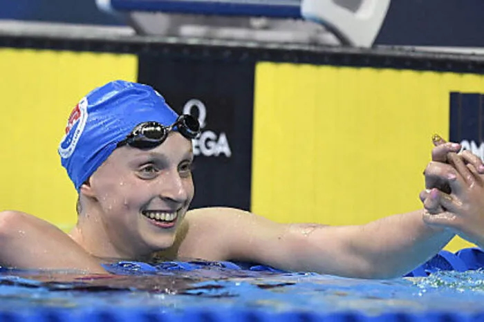 Es könnten die Schwimmspiele des mittlerweile 19-jährigen Wunderkindes werden. 2012 war noch Katie Ledeckys Landsfrau Missy Franklin mit viermal Gold das Starlet im Becken. Doch nun könnte Ledecky in Rio die große Show abliefern. Bei der WM in Kasan bewies sie mit fünf Titeln ihr enormes Potenzial. "Sie schwimmt wie ein Mann", meinte der elfmalige Olympia-Medaillengewinner Ryan Lochte einmal fast ehrfürchtig. "Sie ist so stark im Wasser. Ich habe noch nie in meinem Leben eine Schwimmerin wie sie gesehen."