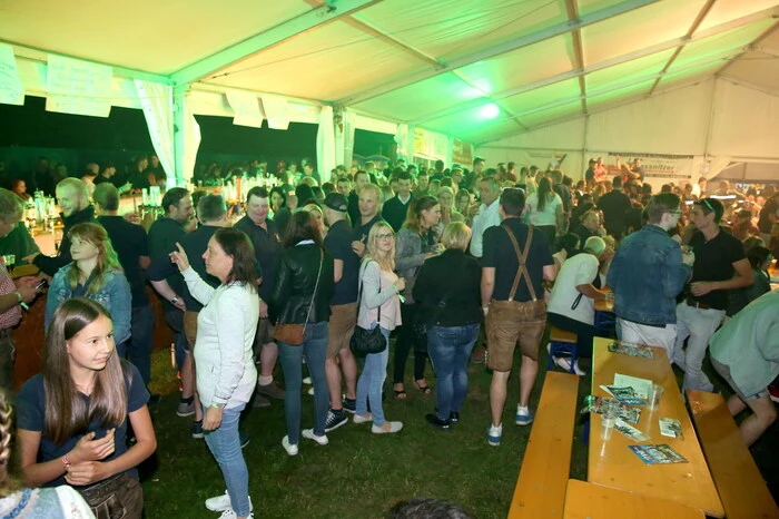 Beim Fest in der alten Bischofsstadt unter anderen gesehen wurden Bundesrat Josef Ofner, Bürgermeister Franz Pirolt, Bezirksfeuerwehrkommandant Friedl Monai mit Stellvertreter Mathias Lassenberger und Kameradschaftsführer Karl Knafl, Gotschlich-Drehkreuze Unternehmer Andreas Wotke, Bezirkspolizeikommandant-Stellvertreter Walter Schlintl, Abschnittsfeuerwehrkommandant Johann Schöffmann sowie der mehrfache Motocross-Europameister Werner Müller. 