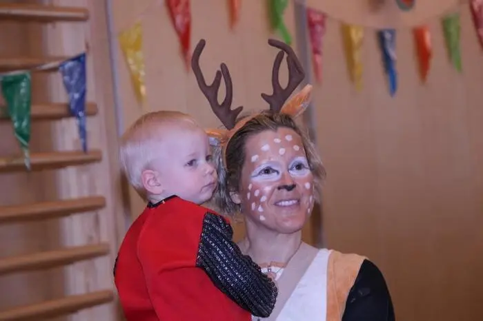 Nicht nur die Kleinen hatten Spaß mit ihrer Maskerade, auch zahlreiche Eltern kamen lustig verkleidet.