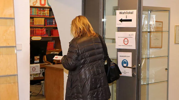 An die 300 Menschen gaben bereits am Freitag im Feldkirchner Rathaus ihre Stimme ab