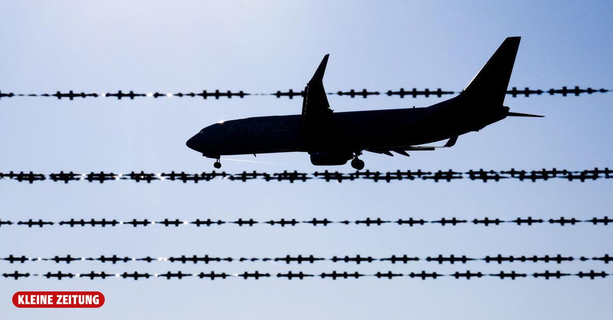 EU agrees on deportation centers in third countries