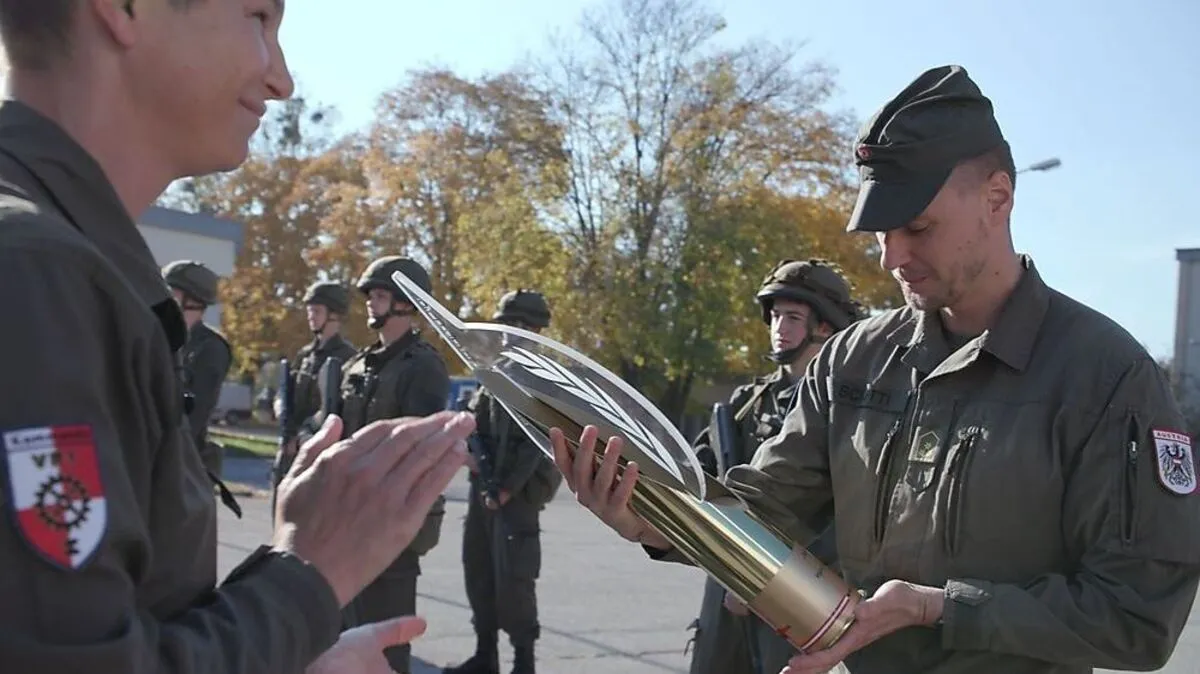 Jasmine Krutzler überreichte Marco Schutti die Trophäe