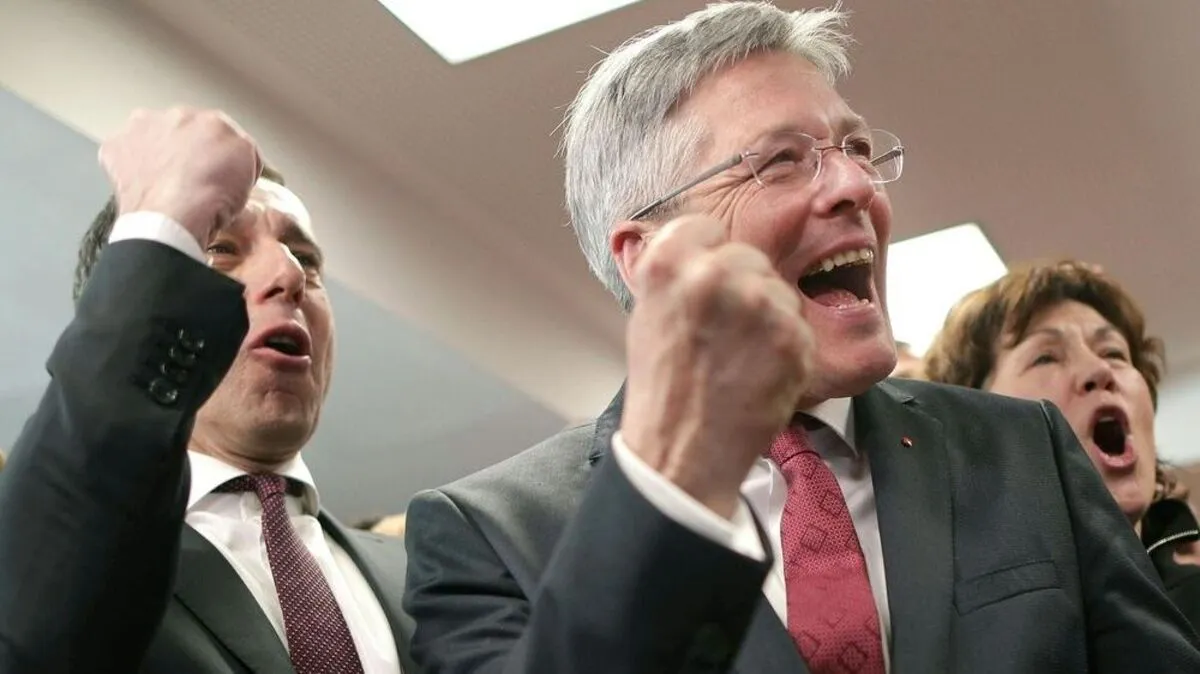 Jubel bei Kaiser und SPÖ-Chef Kern, der zum Gratulieren angereist war 