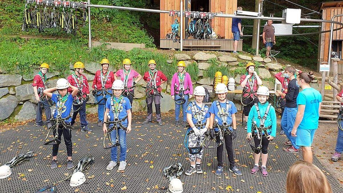 Die Pfadfinder verbrachten einen Tag im Kletterwald in Ossiach