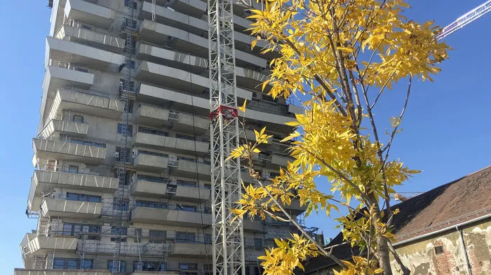 Mit 68 Metern und 19 Stockwerken hat der Green Tower im Q1 in Reininghaus seine volle Höhe erreicht. Bis er tatsächlich grün wird...