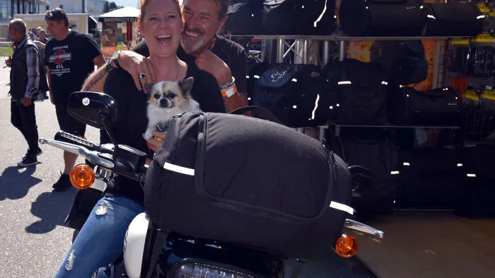 Im Klagenfurter Harley Motodrom beim Südring sind am Samstag die ersten Hundertschaften an Harley Davidson Fahrern eingefahren, um die Harley Bike Week zu eröffnen. Diesmal gibt es im Gegensatz zum Vorjahr erst ab Donnerstag Live Konzerte. Bis dahin legt ein DJ auf.