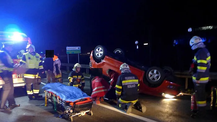 Die Freiwillige Feuerwehr Koglhof war Dienstagfrüh auf der B72 im Einsatz