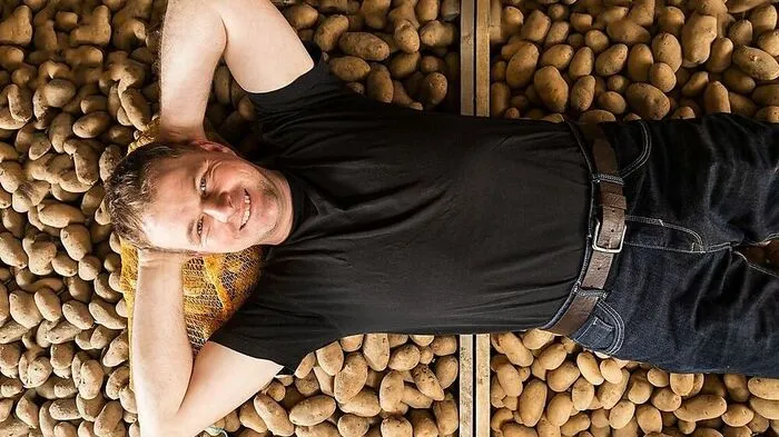 Heimo Oberauner ist der Zerza-Bauer aus Treßdorf bei Kirchbach und setzt auf Gemüse-Raritäten. Seine 25 verschieden Kartoffelsorten sind nicht nur in den Restaurantküchen, sondern auch in der Slow-Food-Gemeinde hoch angesehen.