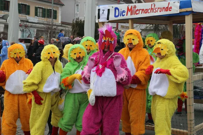Weiz feierte den Faschingshöhepunkt wohl auch im Andenken an den großen „Mister Fasching“ Fips Knill, der in der Nacht von Sonntag auf den Rosenmontag verstorben war. Sein Geist war jedenfalls auch heuer mit dabei.