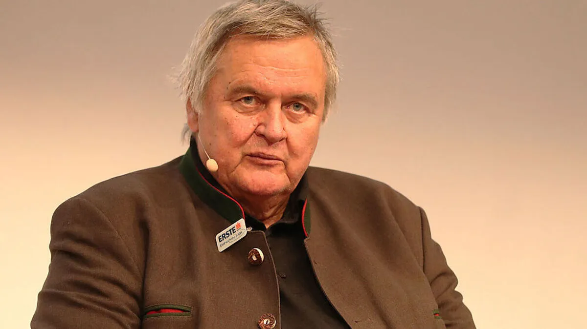 Karl Safron bleibt vorerst EBEL-Präsident