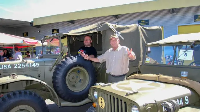 Im Fuhrpark konnte alles Mögliche, von Militärwägen bis hin zu …