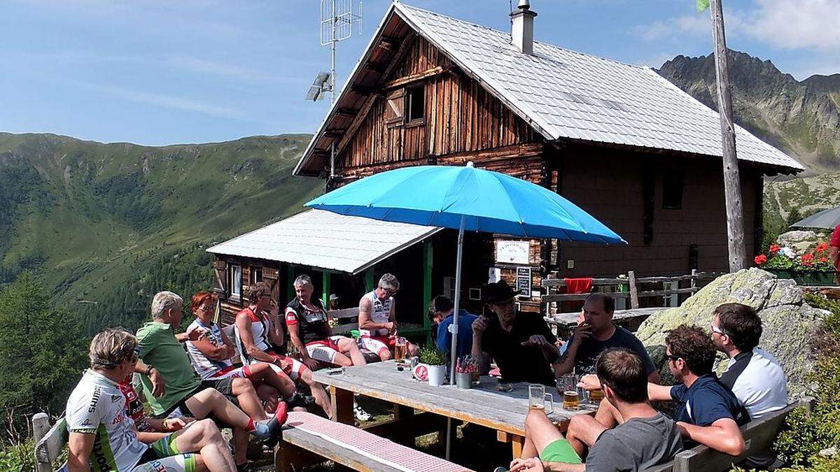 Bei der Salzkofelhütte wird Almkirchtag gefeiert