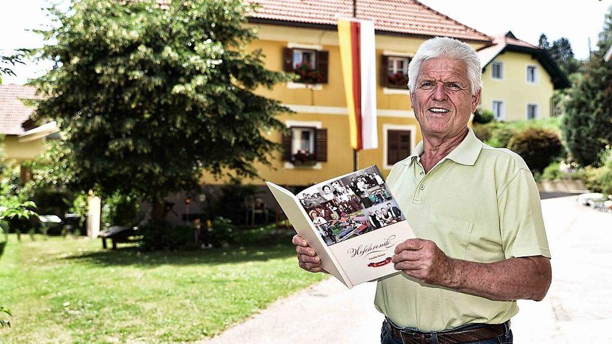 Die Geschichte des Hofes hat Rainer in ihren Bann gezogen - jetzt ist eine Chronik daraus geworden