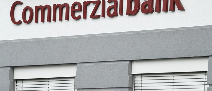 Eine ehemalige Filiale der Commerzialbank Mattersburg, aufgenommen am 17. Juli 2020 | Die Großpleite der Commerzialbank Mattersburg beschäftigt das Gericht noch immer
