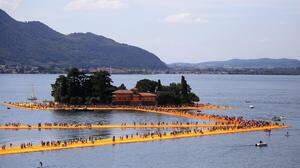 So gestaltete Künstler Christo den „Wasserweg“ in Italien