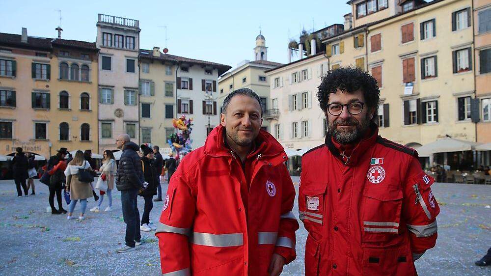 Gianluca und Andrea vom Roten Kreuz in Norditalien