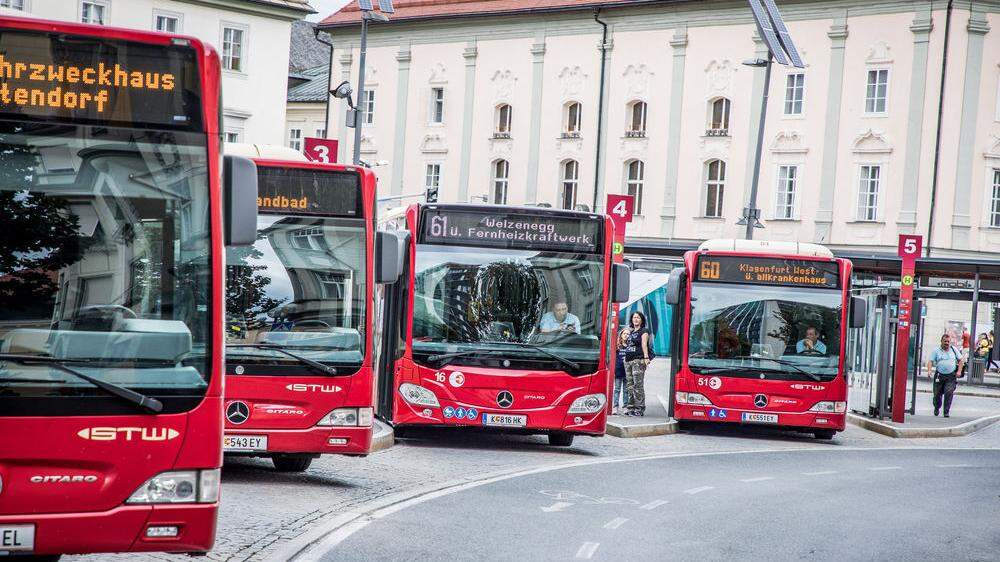 Ab Montag, 6. April, fahren Busse tagsüber nur mehr im Stundentakt
