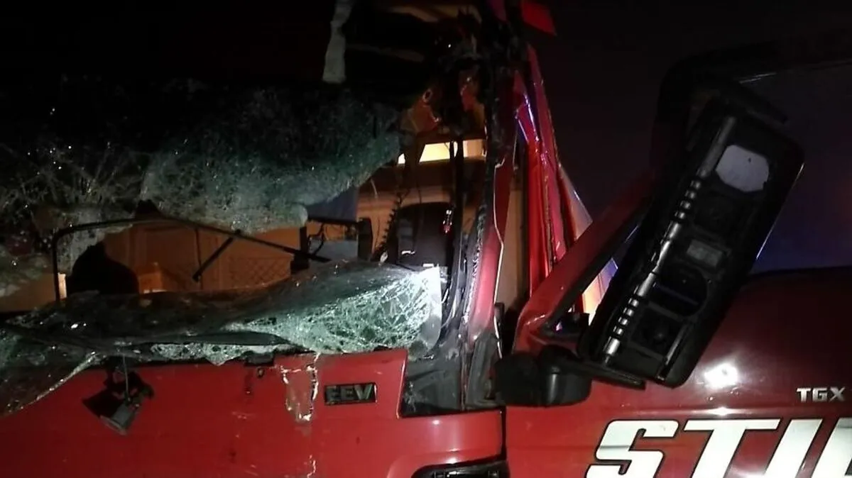 Der Sattelschlepper wurde total zerstört