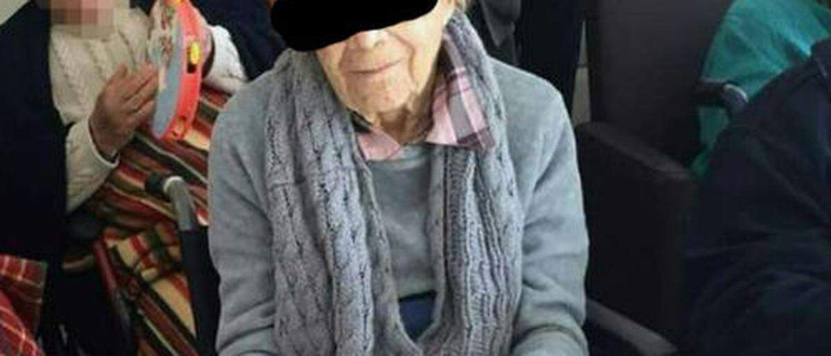 Eine deutsche Seniorin starb im Auto des Betrüger-Paares