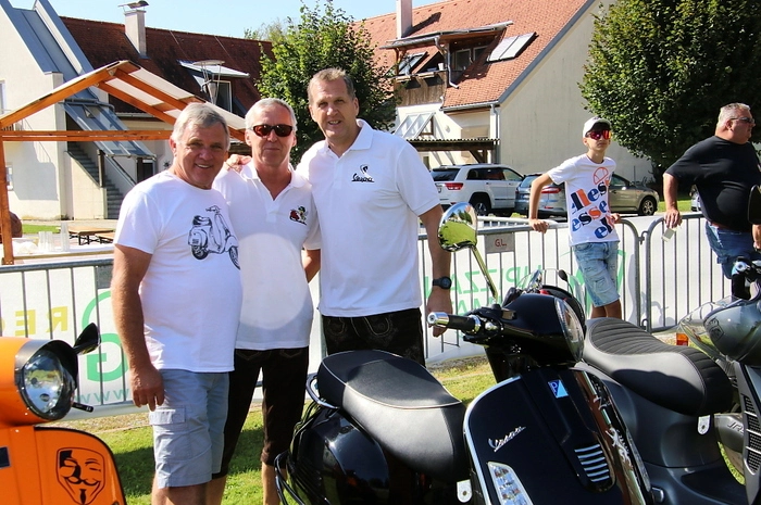 Klicken Sie sich durch die Bilder.