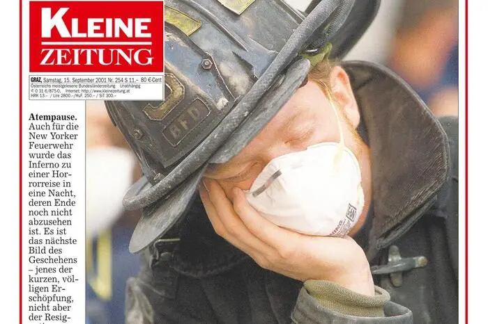 Der US-Kongress genehmigt 40 Millarden Dollar (das sind 43,6 Milliarden Euro bzw. damals 600 Milliarden Schilling) als erste Finanzspritze für den Wiederaufbau in New York und für den Krieg gegen den Terror. Präsident George Bush bekommt freie Hand für militärische Aktionen.