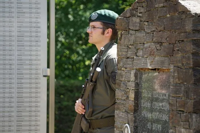 Soldaten des Österreichischen Bundesheeres hielten die Ehrenwache.