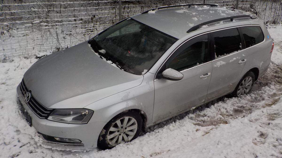 Das Fahrzeug kam Montagfrüh von der S6 bei Leoben ab und landete im Straßengraben