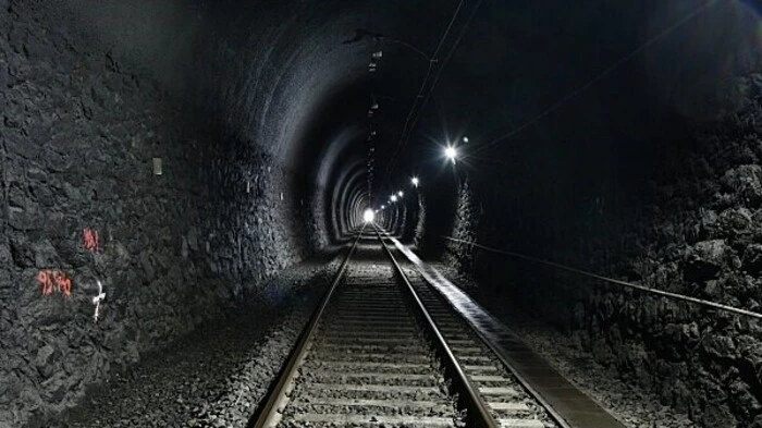 Die Tunnelinnenschale wurde zum Teil aufgeschnitten, abgetragen und neu gebaut