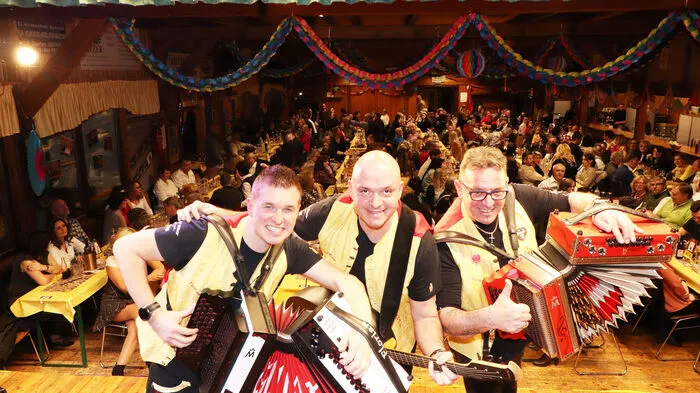 Für die musikalische Stimmung war das Trio "Kärnt'n Gluat" (De sein super gauat!) zuständig. Am Foto von Links: Florian Hinteregger, Christian Wernig und Horst Glanzer.