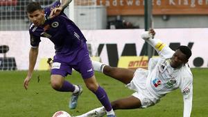 In der Bundesliga gewann Austria Klagenfurt (links David Toshevski) gegen WAC (Chibuike Nwaiwu) mit 2:1