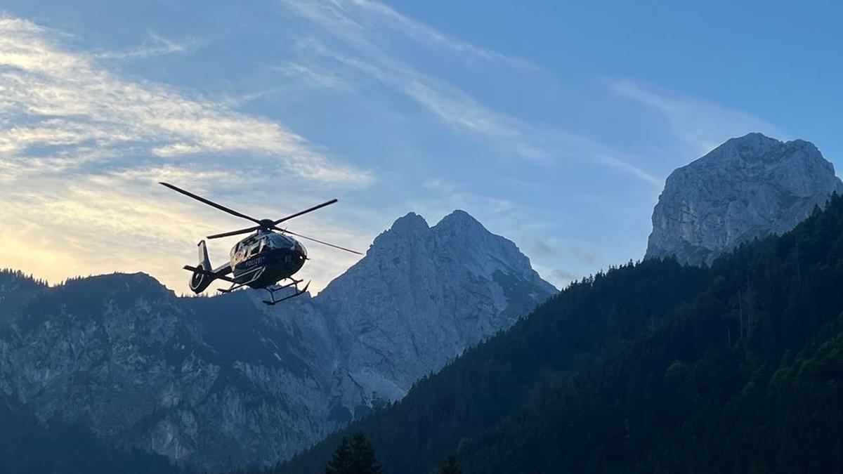  Eine Bergung durch den Polizeihubschrauber war wegen Schnee, Nebel und Wind vorerst nicht möglich